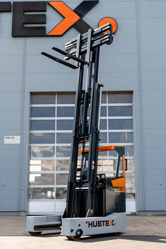 NexX multidirectional reach truck: compact, powerful, maneuverable