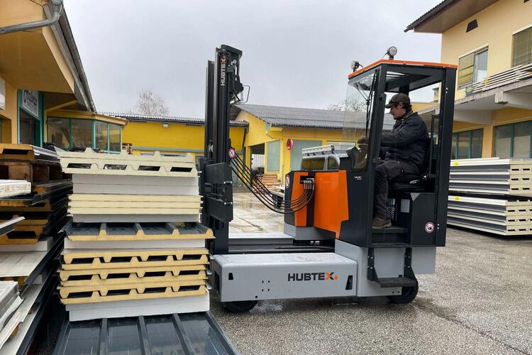 Maxx Mehrwegestapler Hubtex im Einsatz