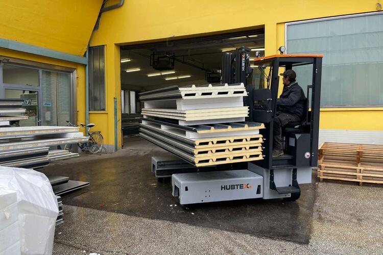 Maxx Mehrwegestapler Hubtex im Einsatz