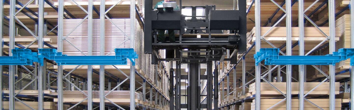 The MK order picking platform in operation